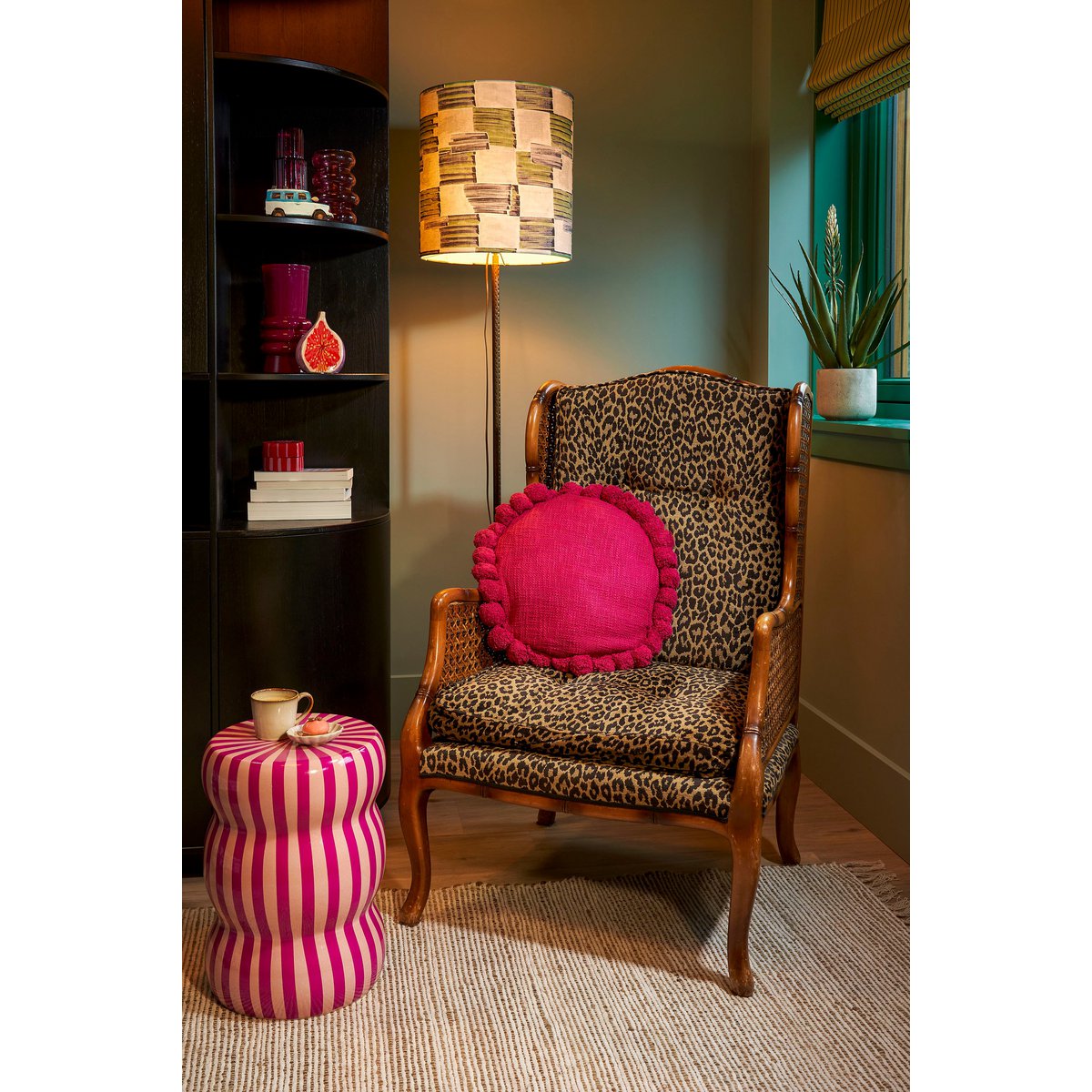 Pom pon Sierkussen - H10 x Ø40 cm - Katoen - Fuchsia