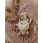 Zacht fluwelen kussen met ruche “Latte”