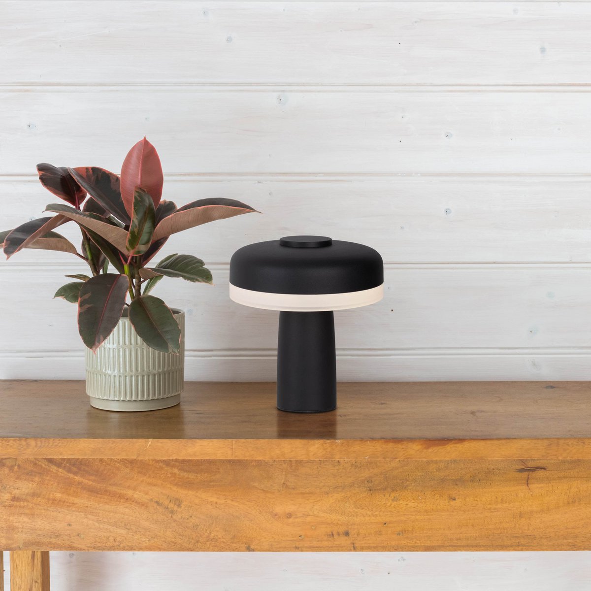 Draadloos tabletlicht "pilu", 16,5 cm hoog, boven Ø van 15 cm, metaal in zwart, wit plastic, geïntegreerde LED's, 280 lumen, dimbaar door aanraaksensor, warm wit wit