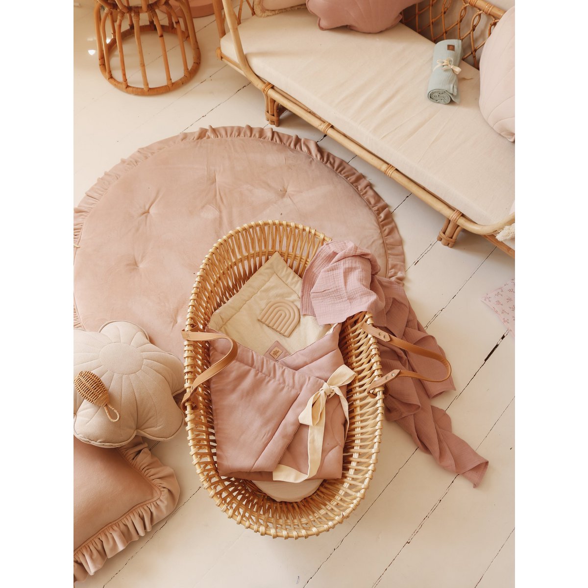 Zacht fluwelen kussen met ruche “Latte”