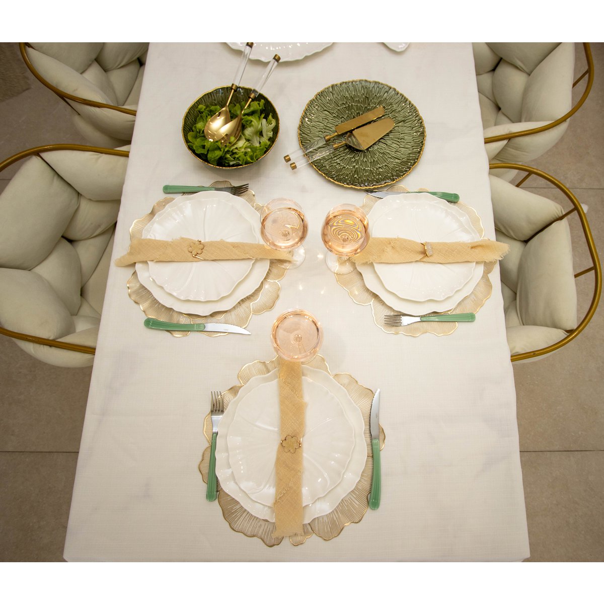 Gouden taart en messchop met transparant handvat